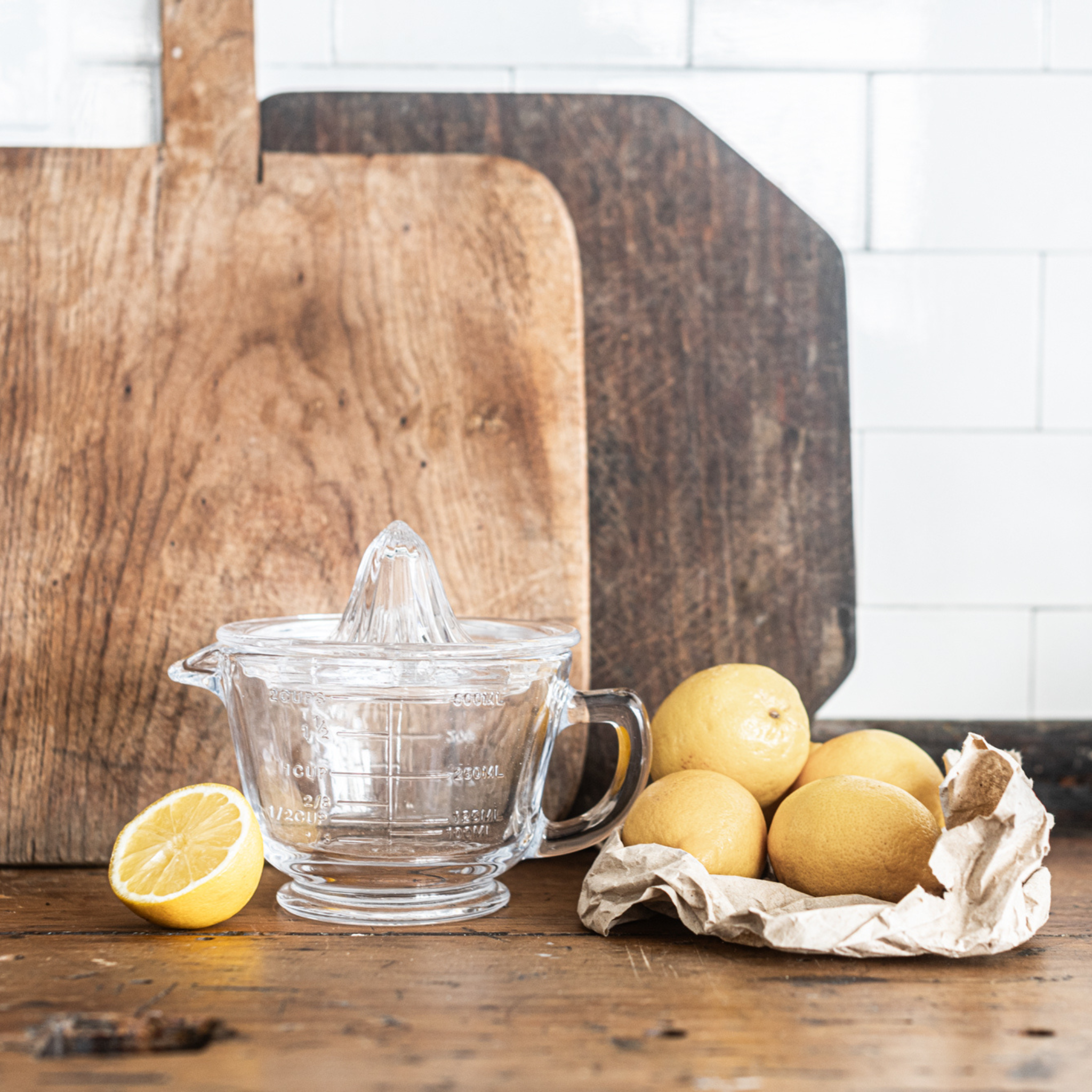 Citrus Juicer and measuring Jug - Heaven in Earth