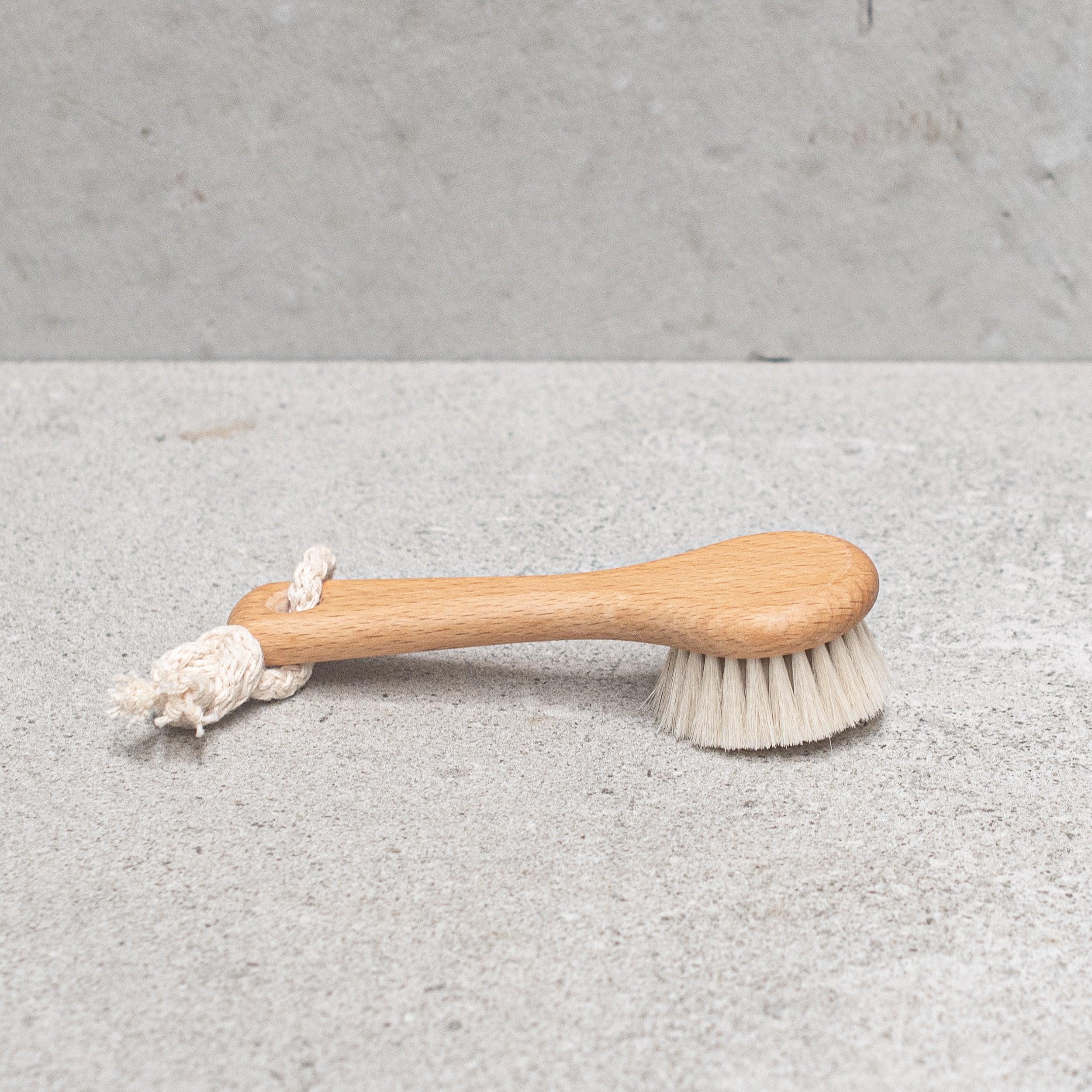Heaven in Earth wooden and goats hair face brush by Kellerbürsten, Germany, featuring soft, gentle bristles and a smooth wooden handle, perfect for delicately cleansing and massaging the face with an eco-friendly touch