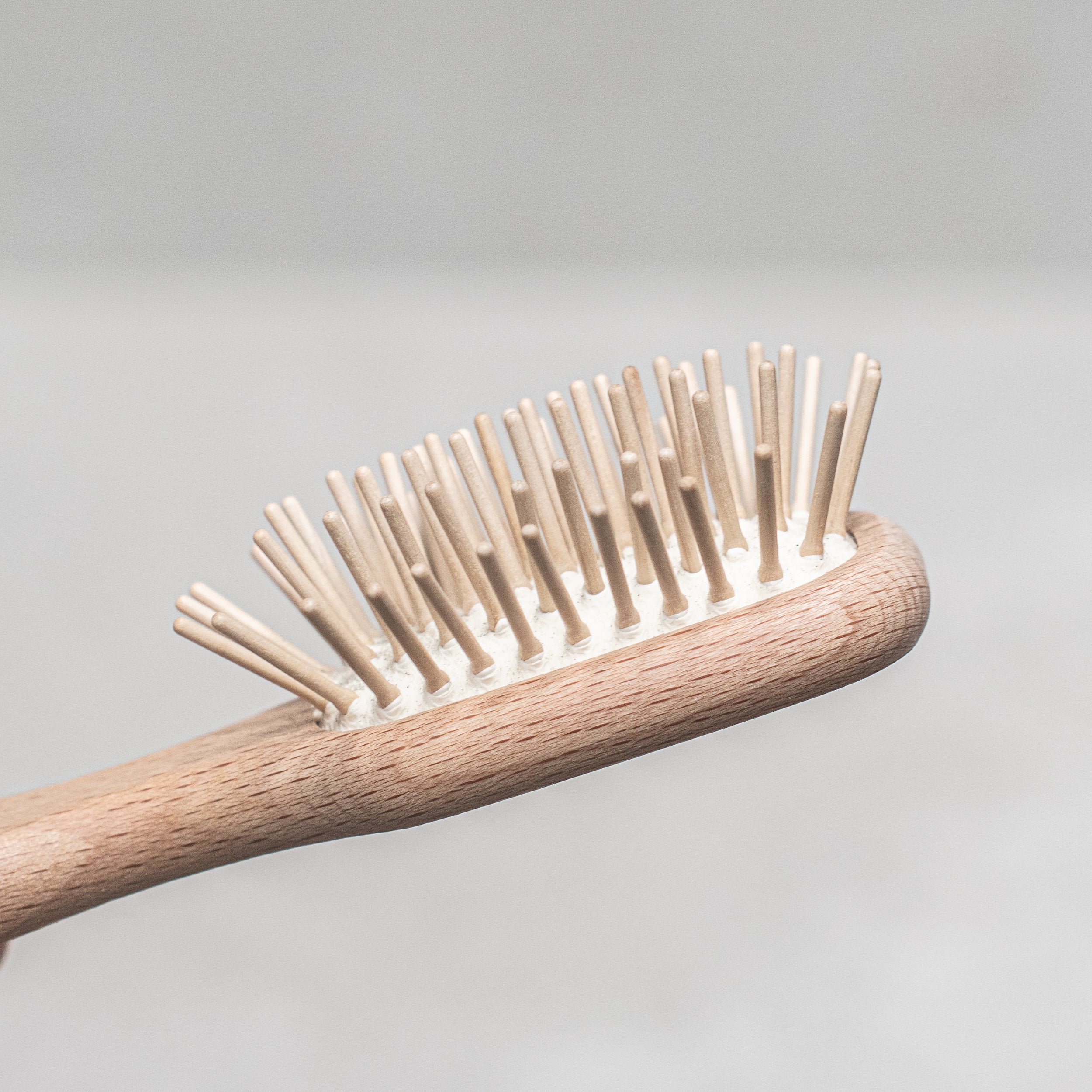 Travel hair brush