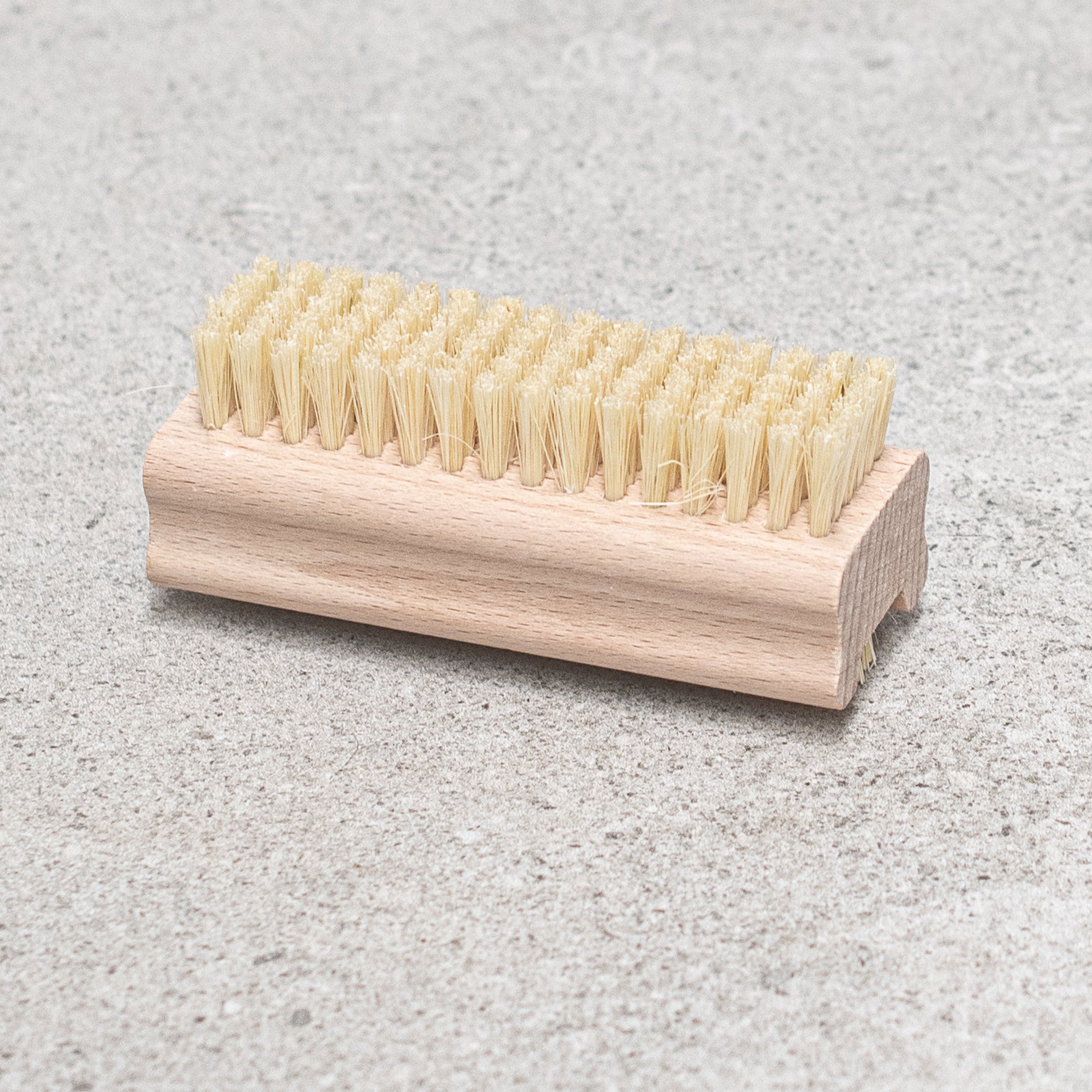 nail fibre brush