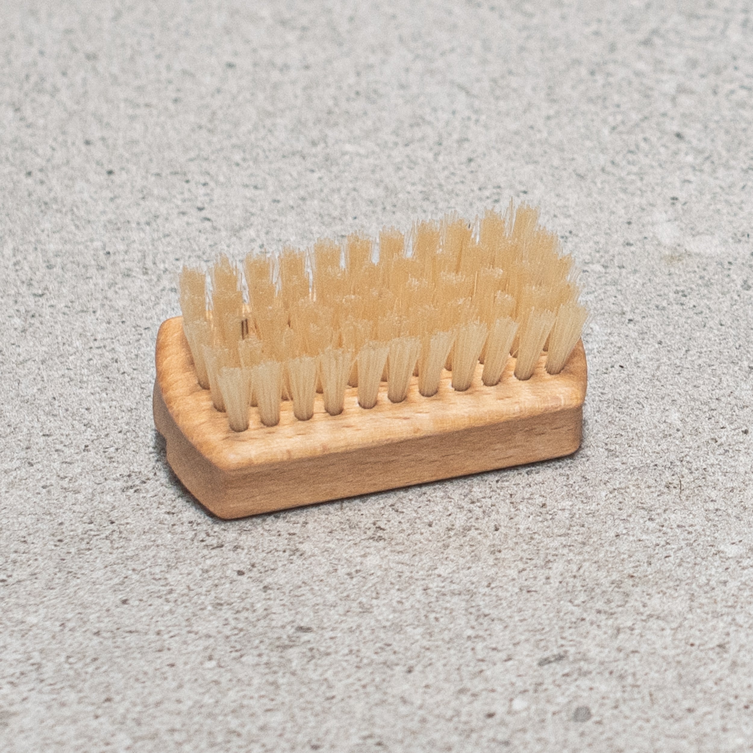 heaven in earth Nailbrush pocket travel by kellerbursten germany
