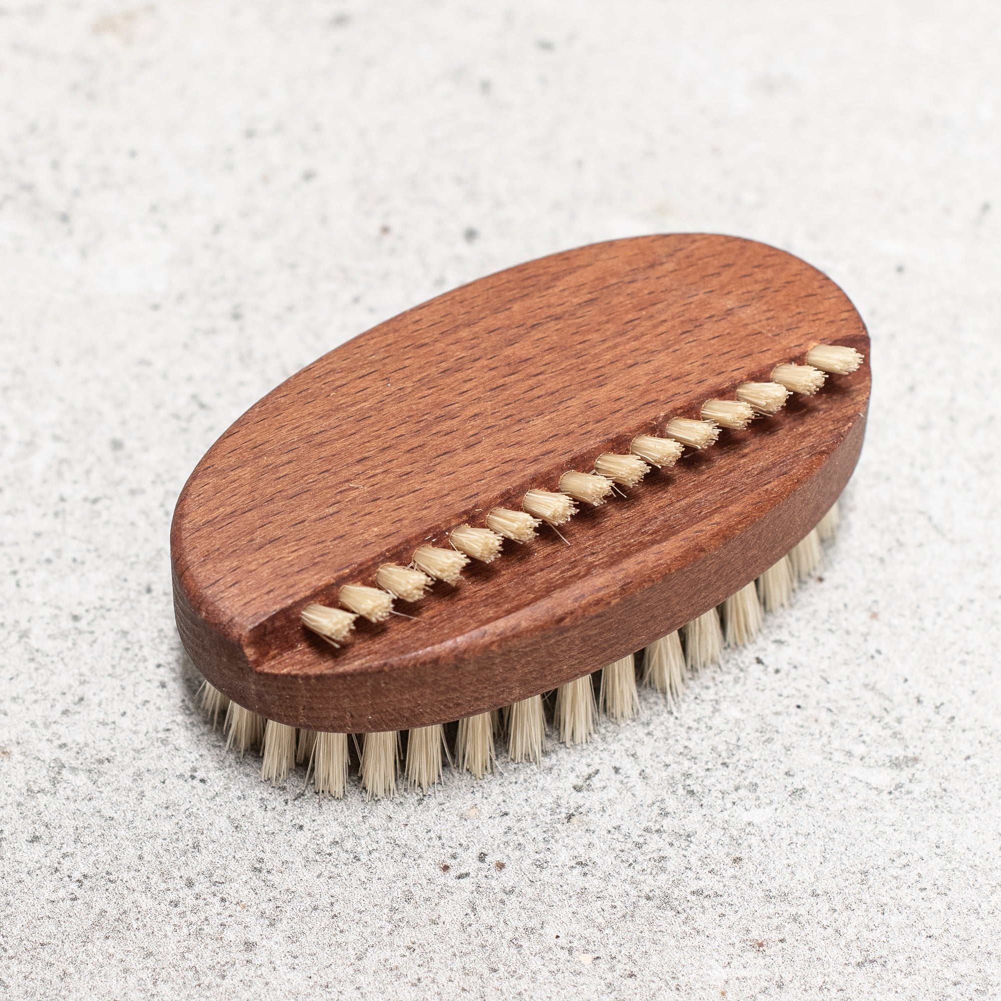 Nail Brush Oval - Thermo beechwood
