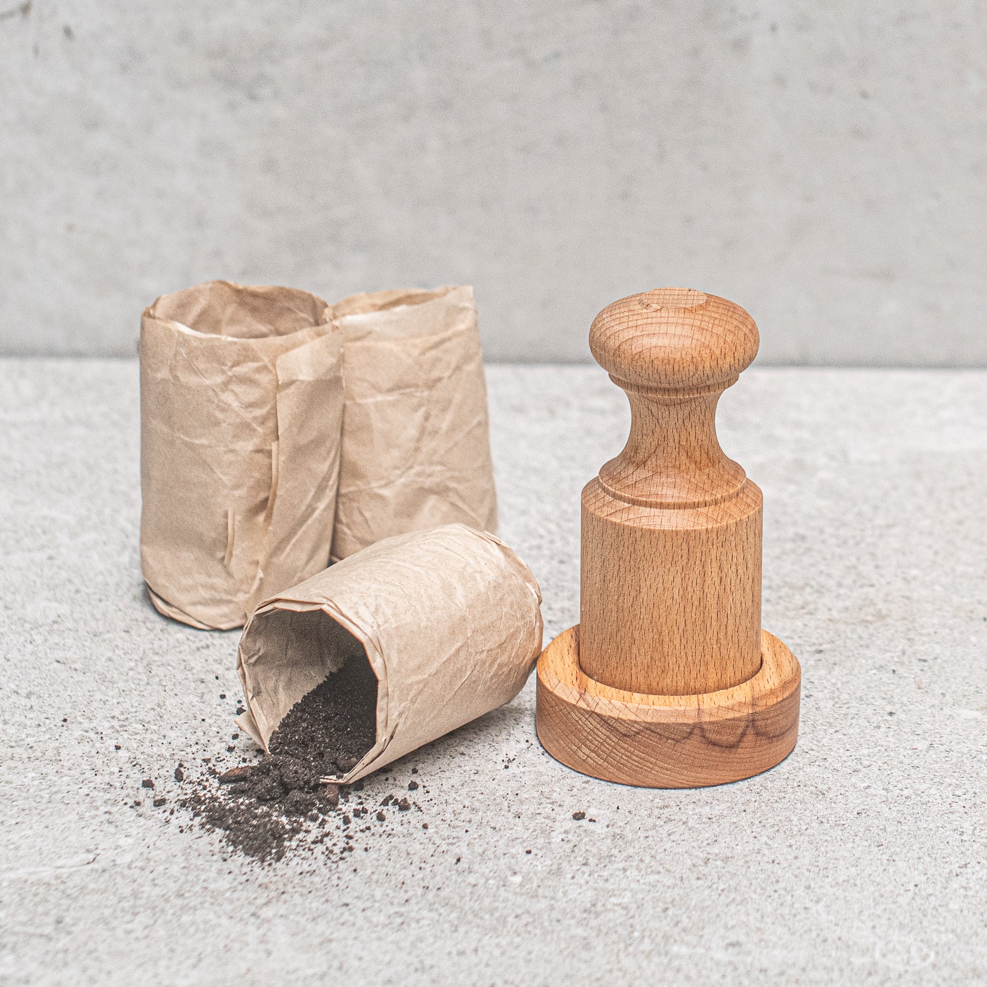 Paper pot press/Pot Maker - Heaven in Earth by creamore mill uk