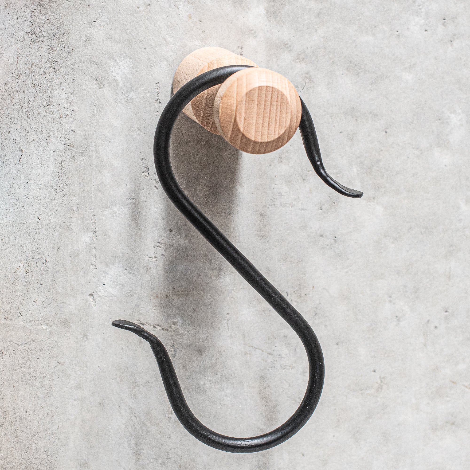 heaven in earth Large black "S" hook