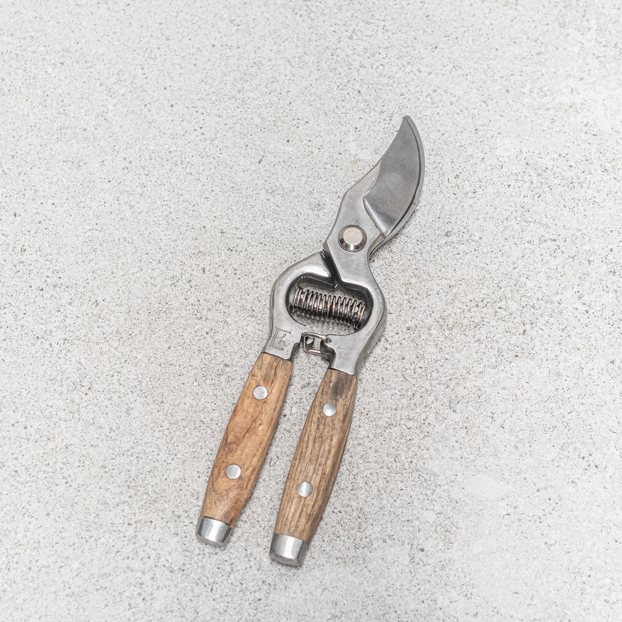 Secateurs Ash Handles - Heaven in Earth