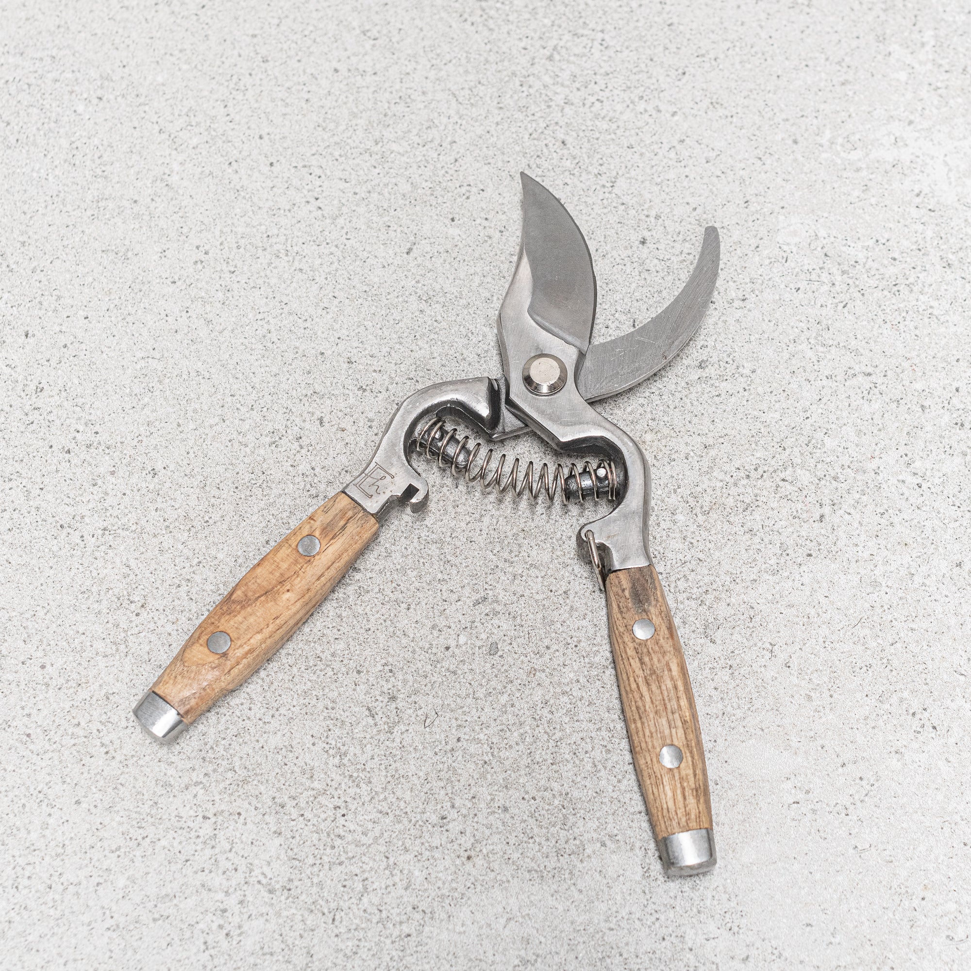 Secateurs Ash Handles - Heaven in Earth