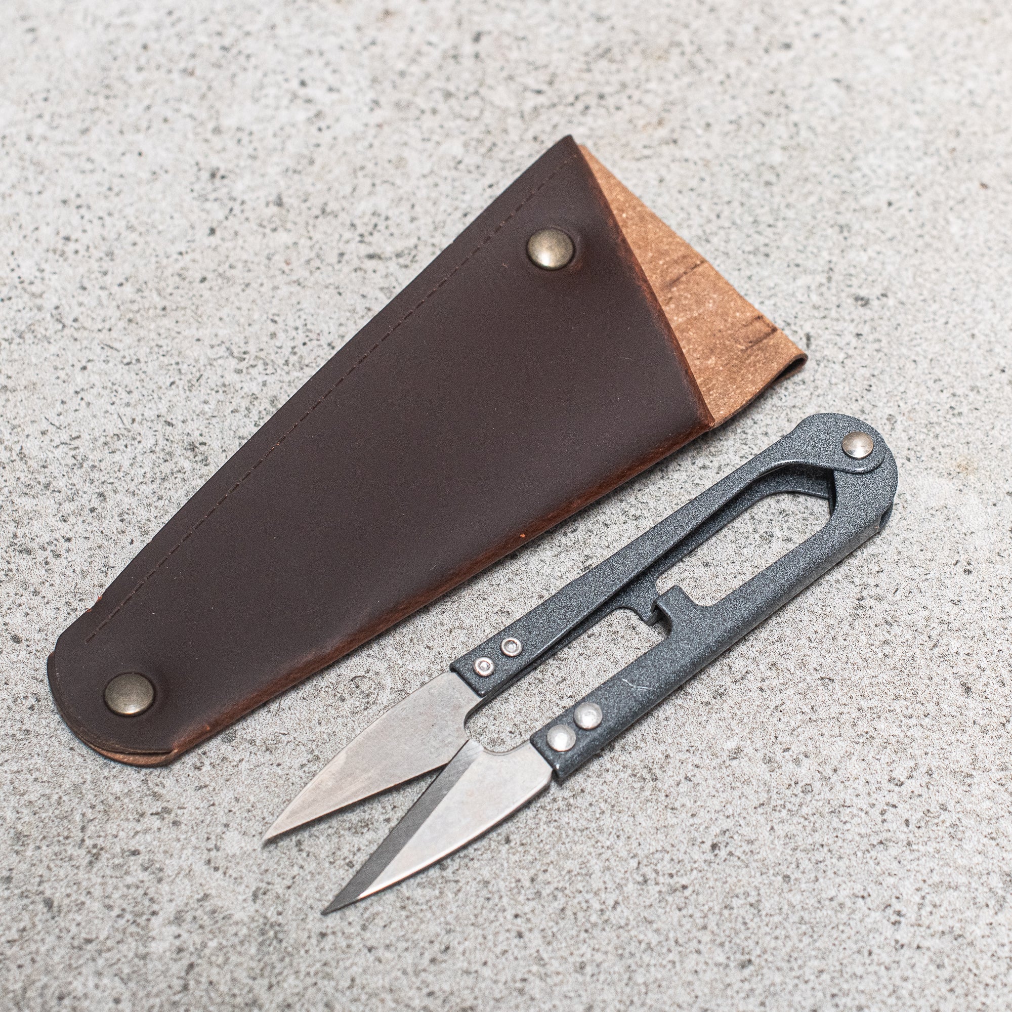 Snips in Leather Pouch - Heaven in Earth by sting in the tail uk