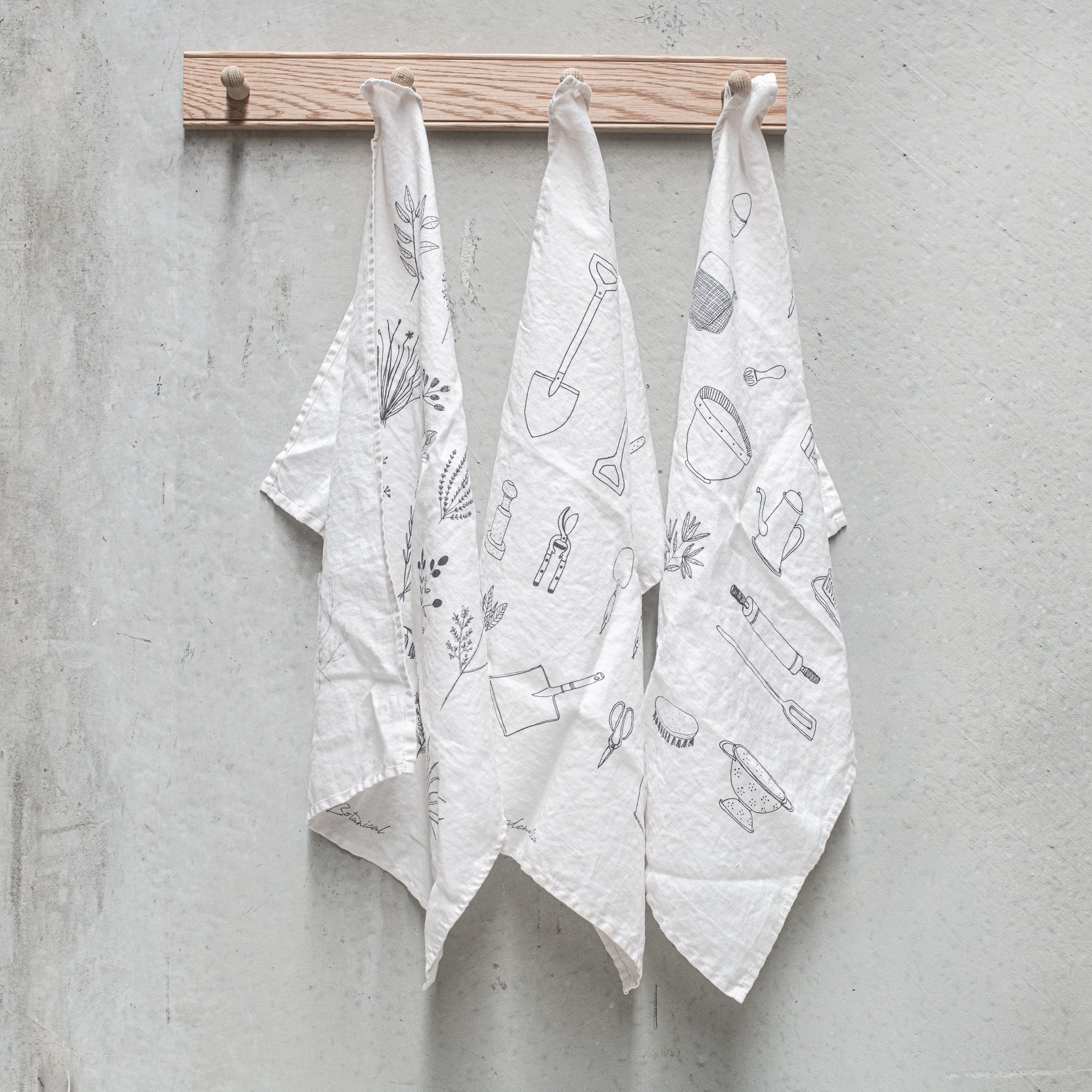heaven in earth (hie) Tea towel french linen