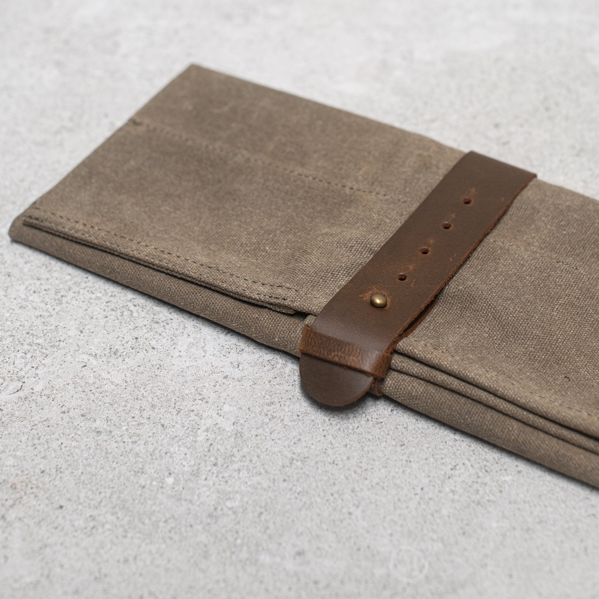 Waxed Canvas Utility Roll - Heaven in Earth