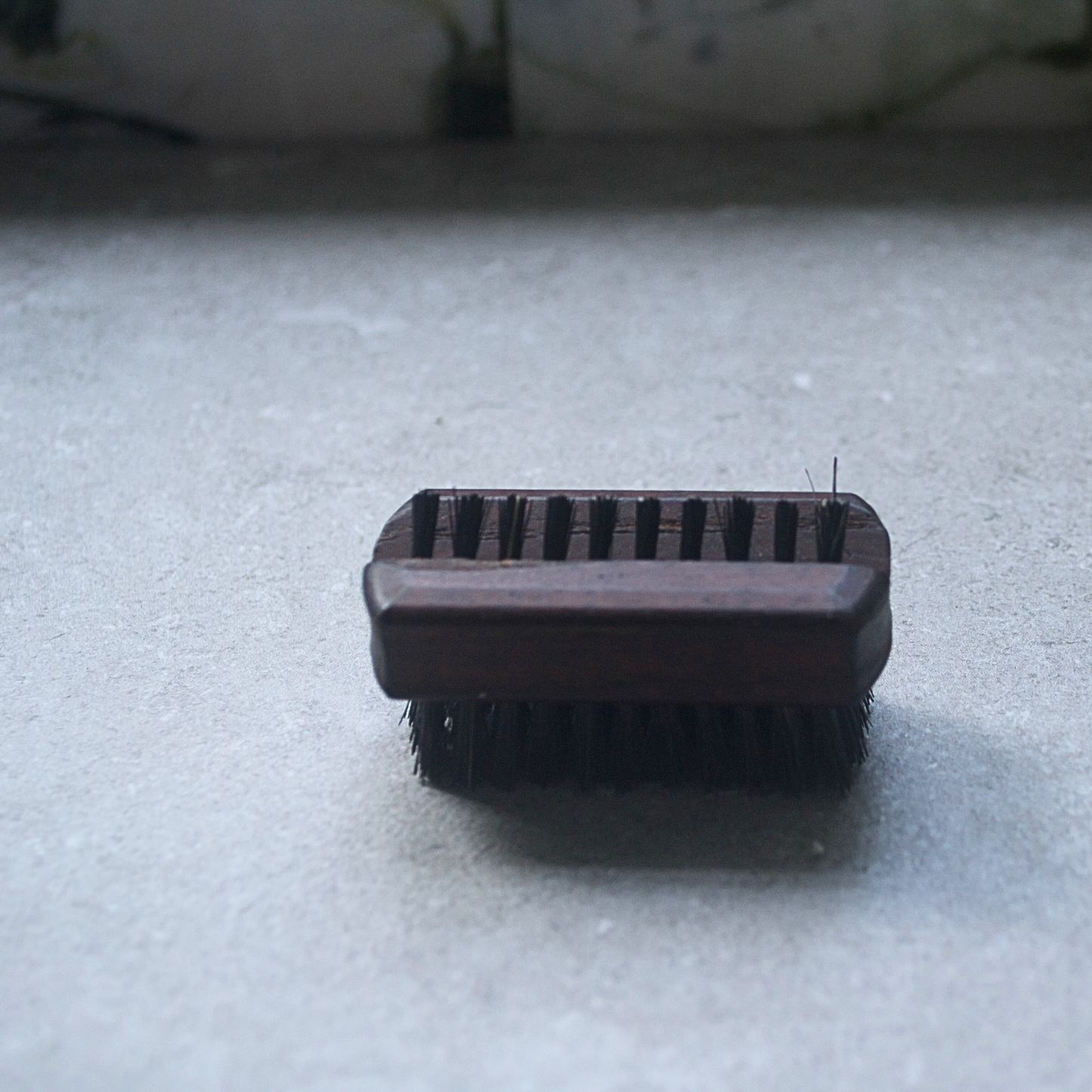 thermowood travel nail brush