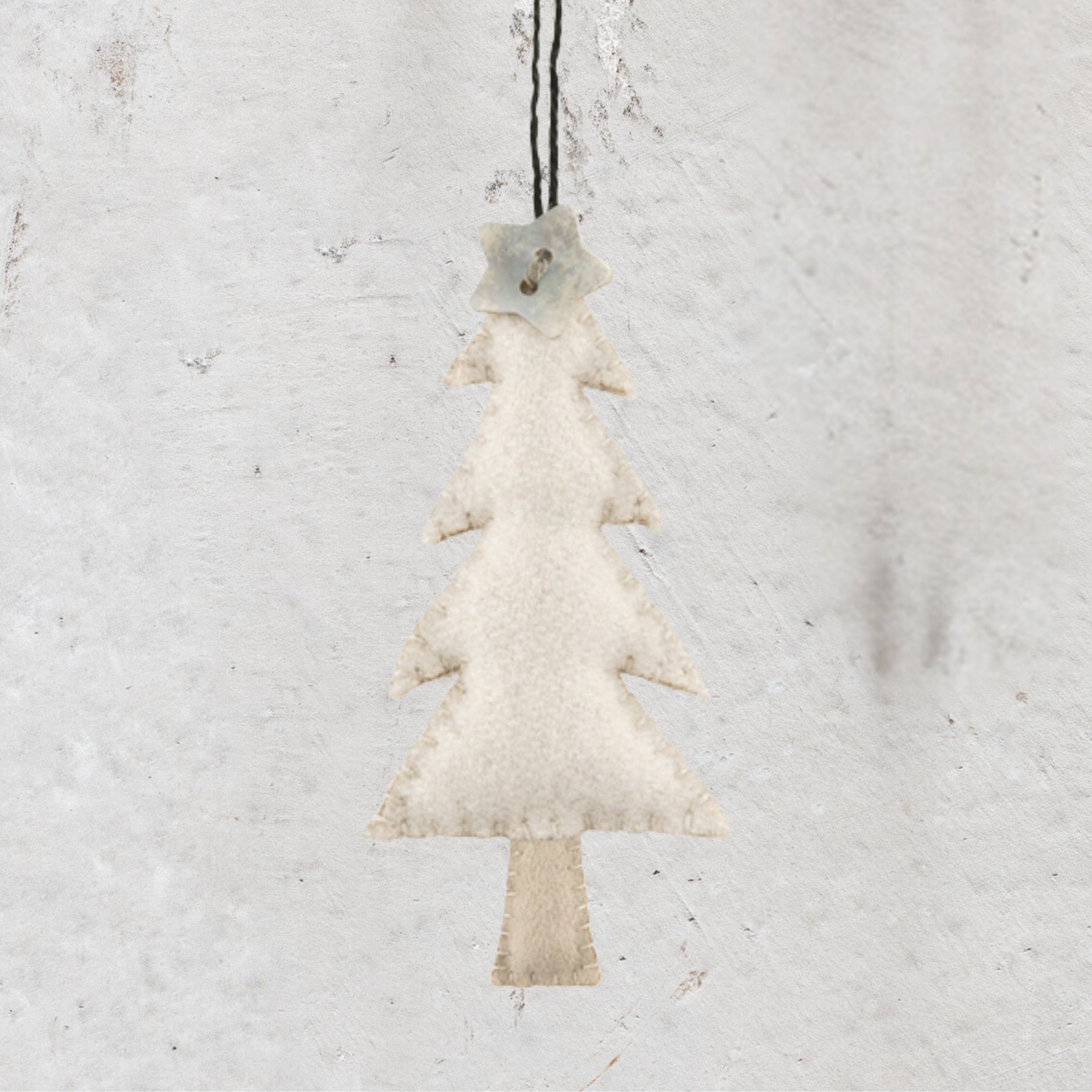 Heaven in Earth (HIE) felt Christmas decorations by East of India, UK, featuring handcrafted, charming designs perfect for adding a cozy, festive touch to your tree or home. Ideal for creating a warm, seasonal atmosphere with eco-friendly materials