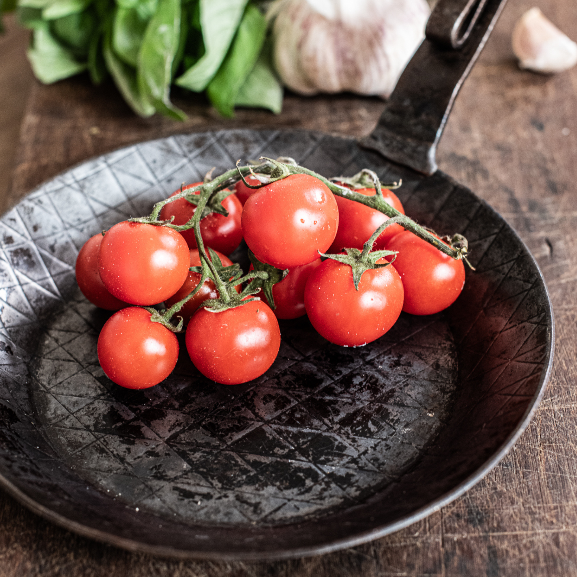 durable forged iron pan kitchen cookware