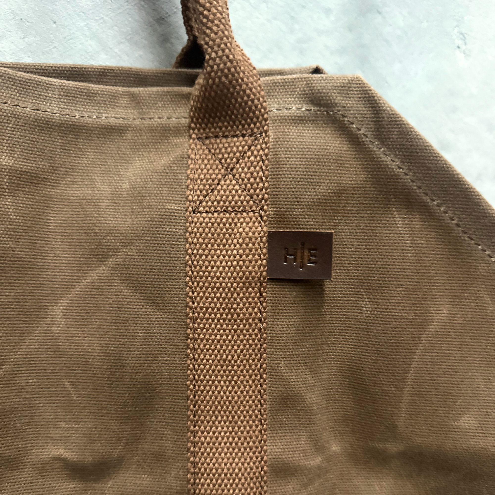 Wax Canvas Log Carrier - Desert Sand