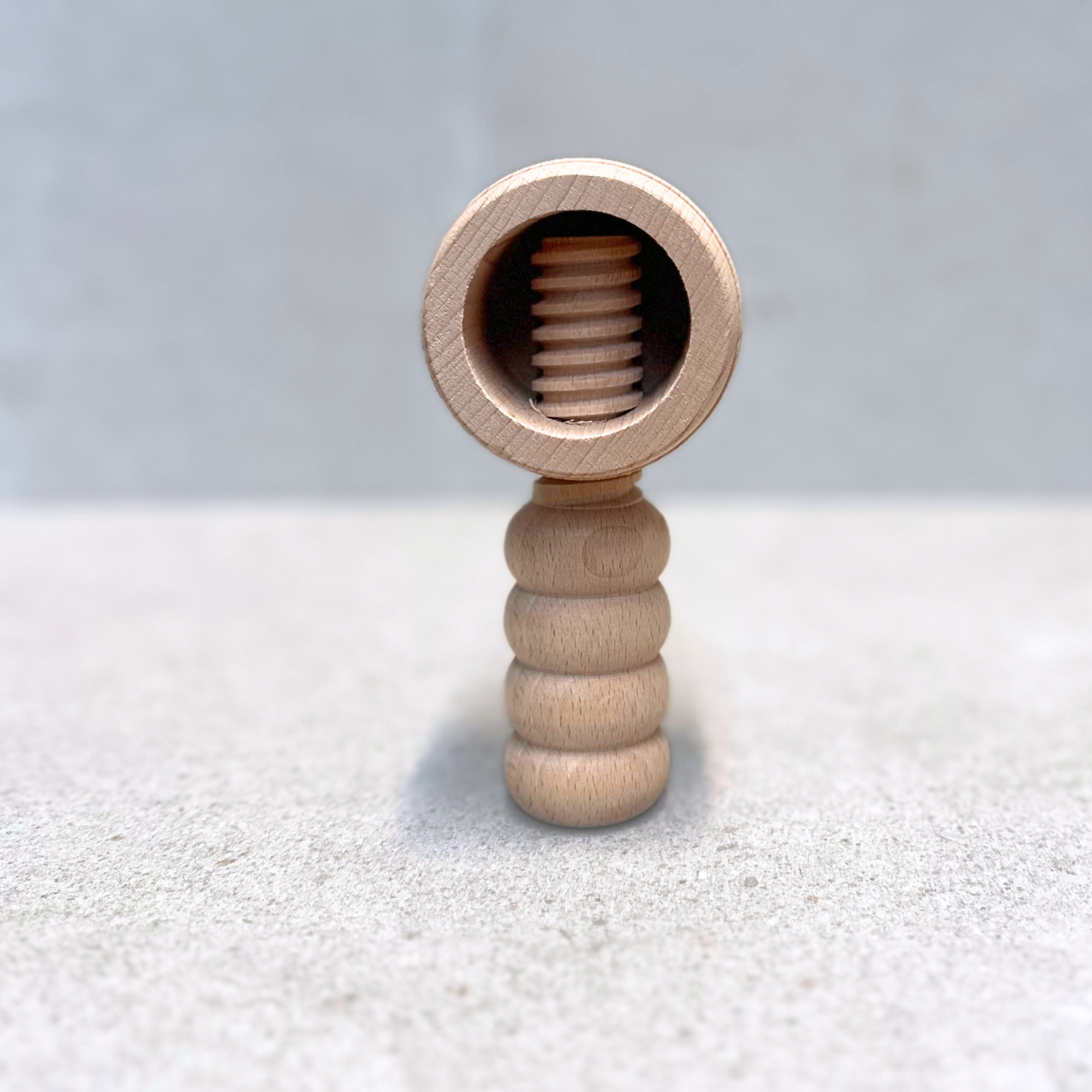 nut cracker handheld kitchen tool