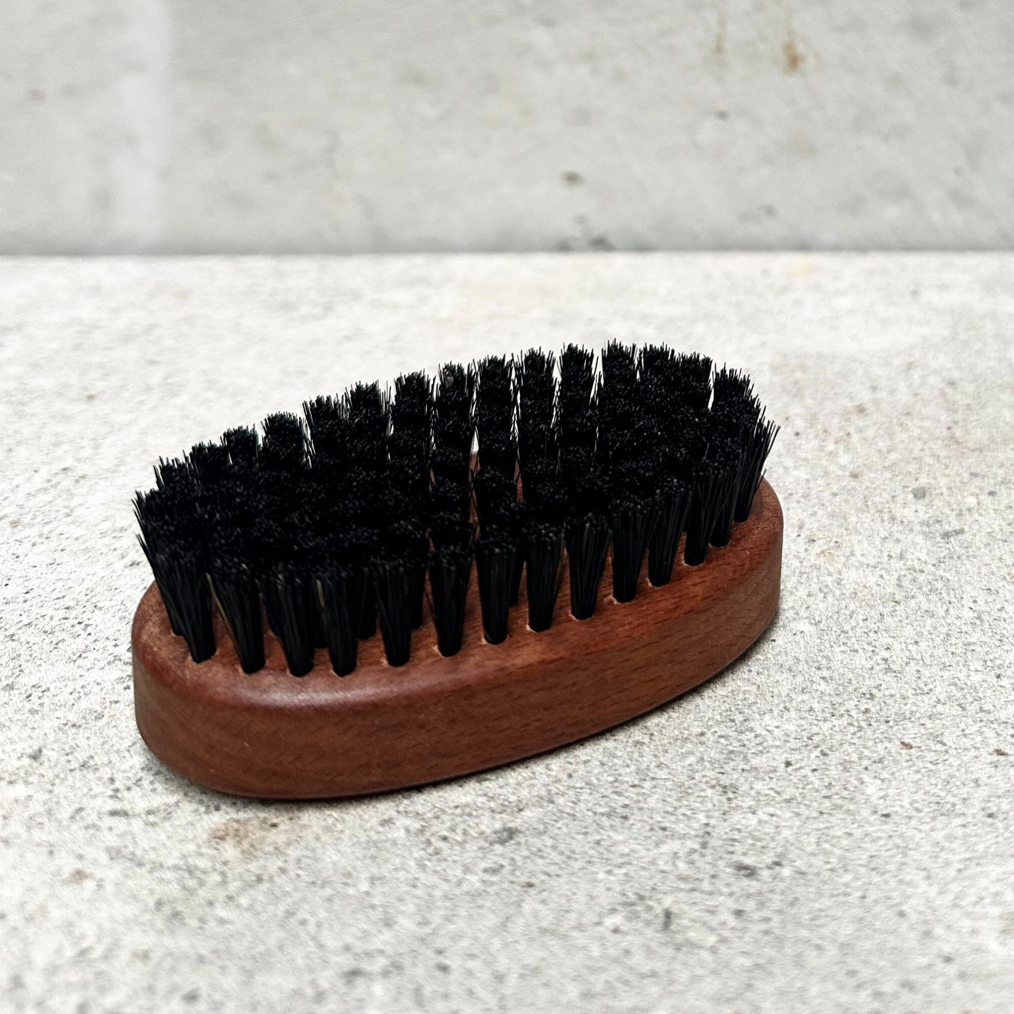Nail Brush Oval - Thermo beechwood