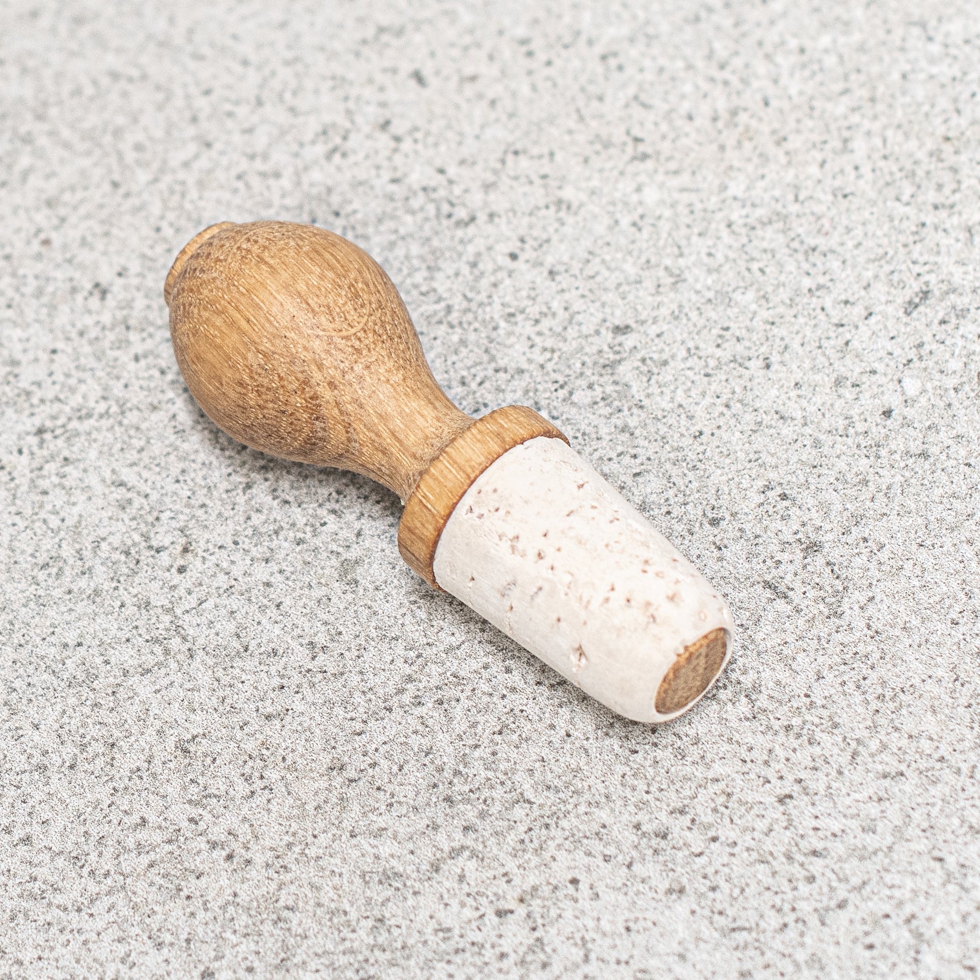 Wine Stopper - natural cork and oak - Heaven in Earth