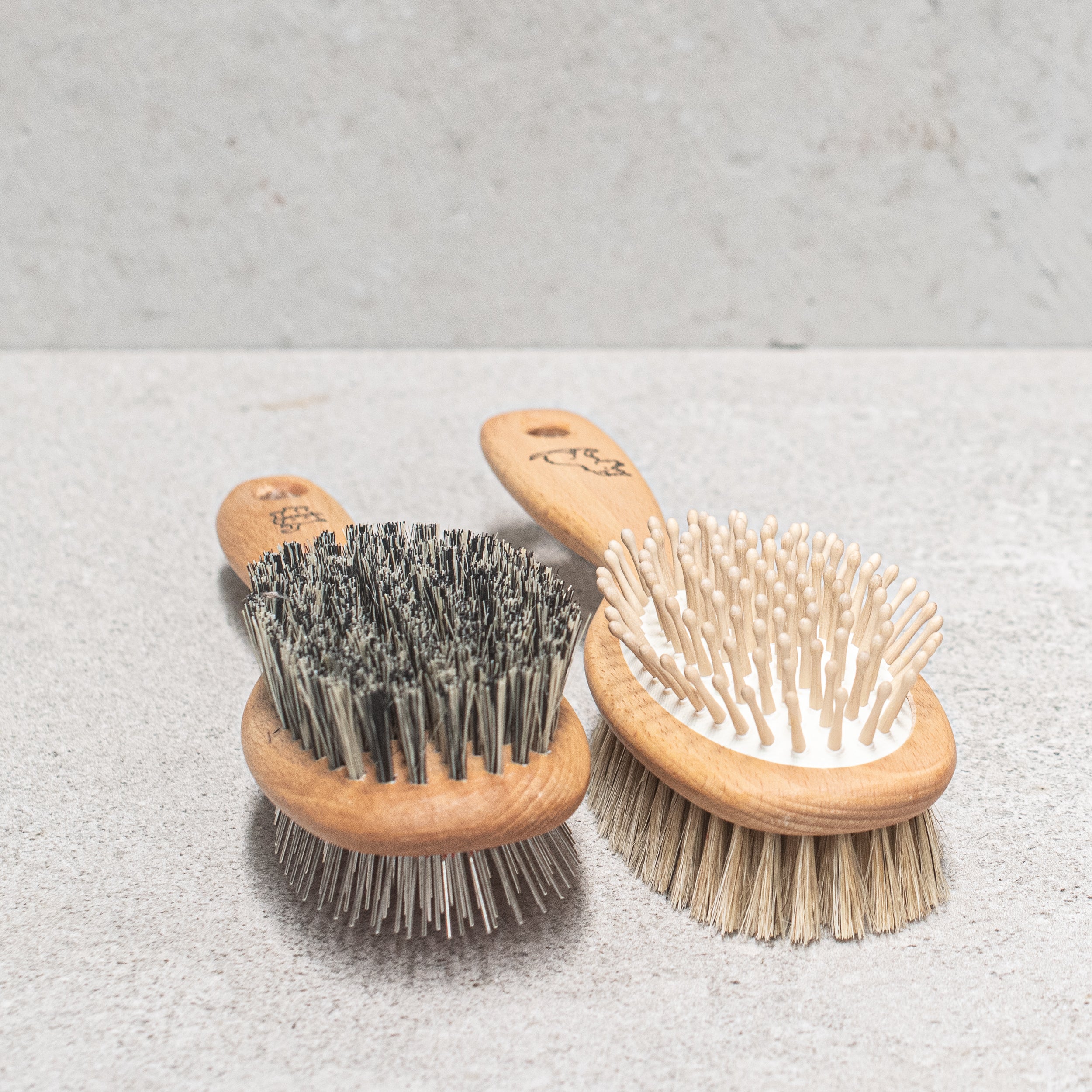 Pet Brush with Bristle and metal pin - Heaven in Earth by kellerbursten, germany