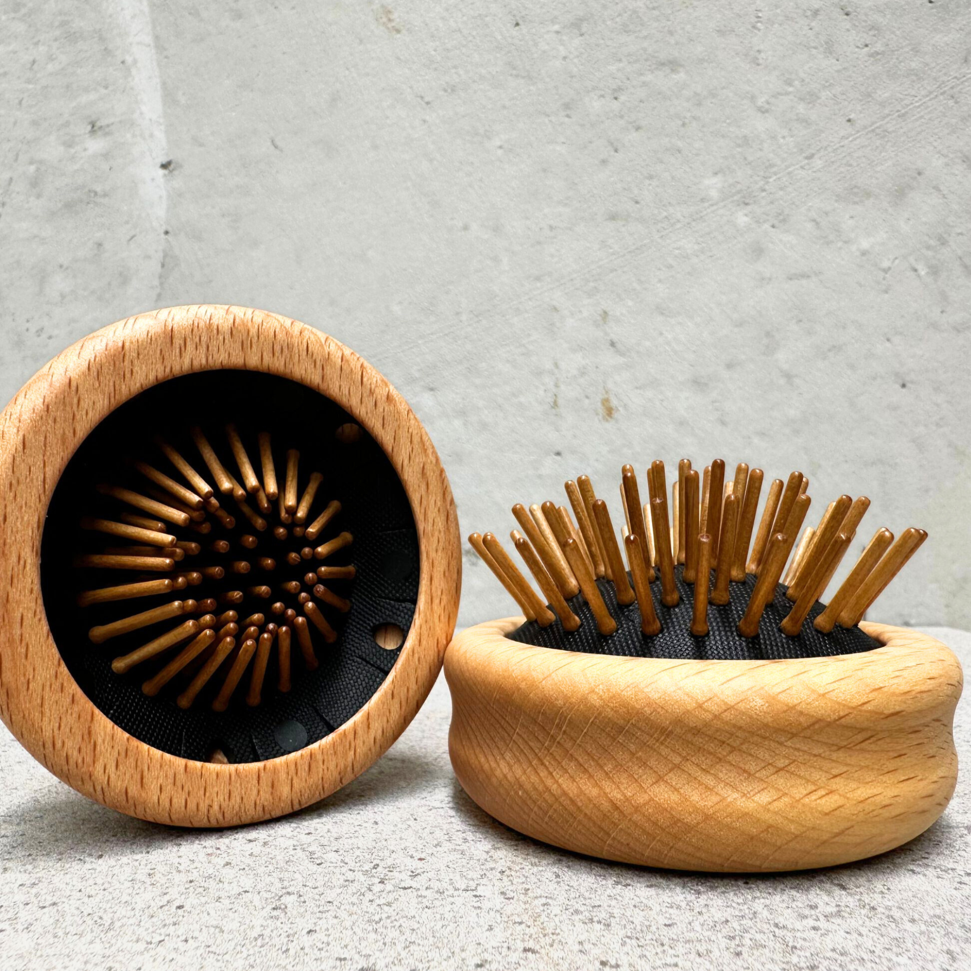 pop out travel hair brush natural bristle