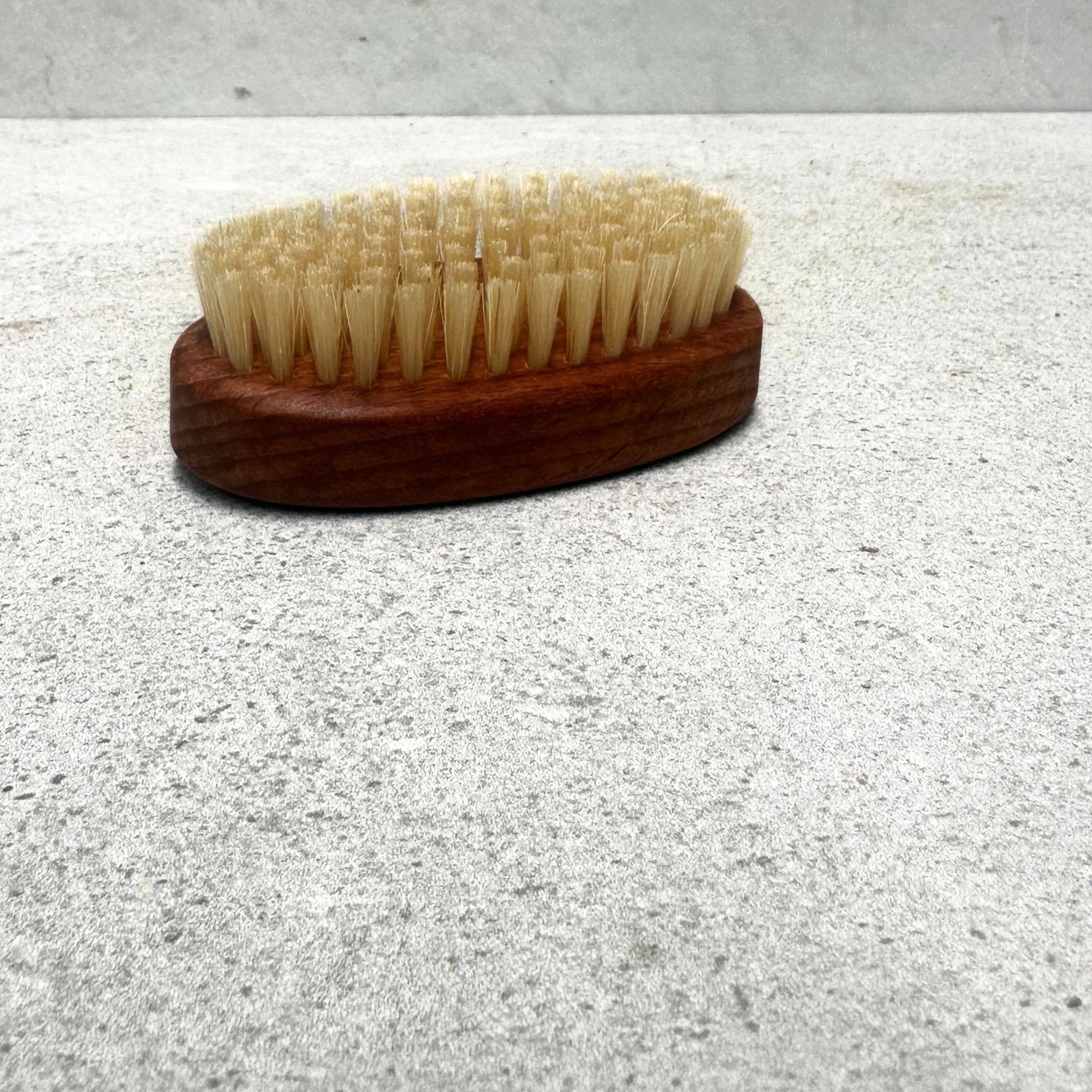 Nail Brush Oval - Thermo beechwood